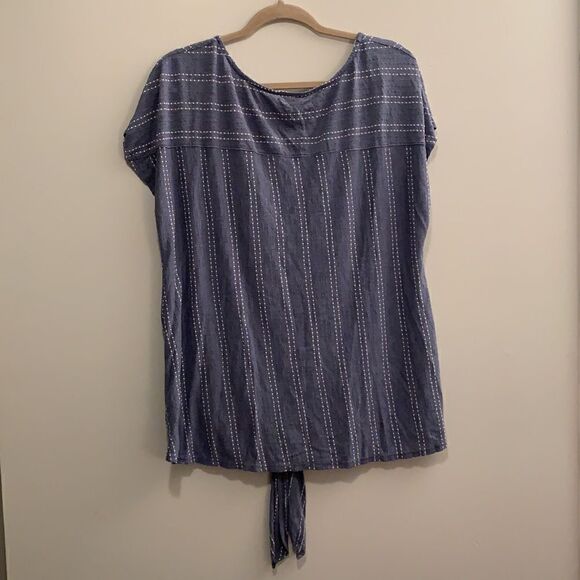 W5 Front Tie Shirt - Picture 5 of 5